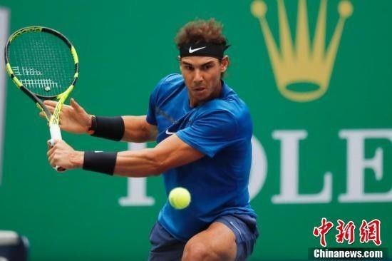 在绿茵场上 在绿茵场上